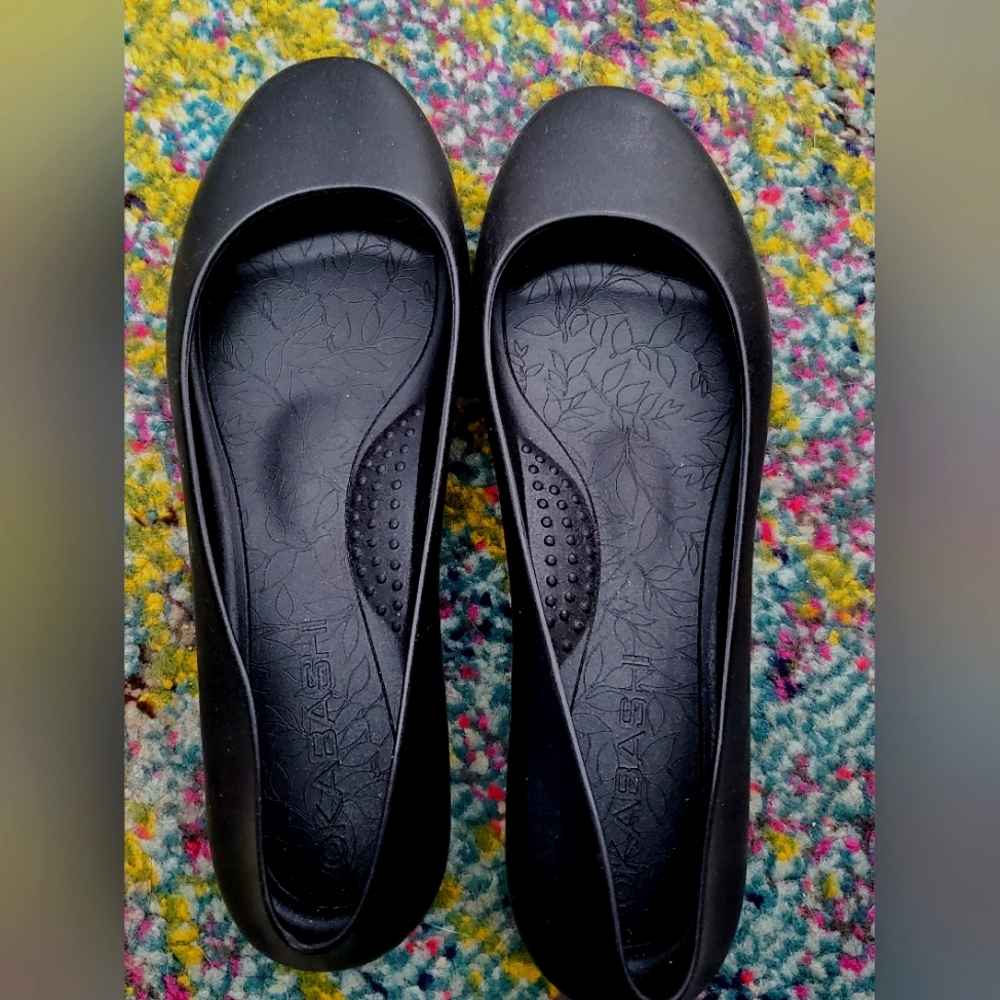 (Moving Sale) Women's black size 7 flat dress shoes